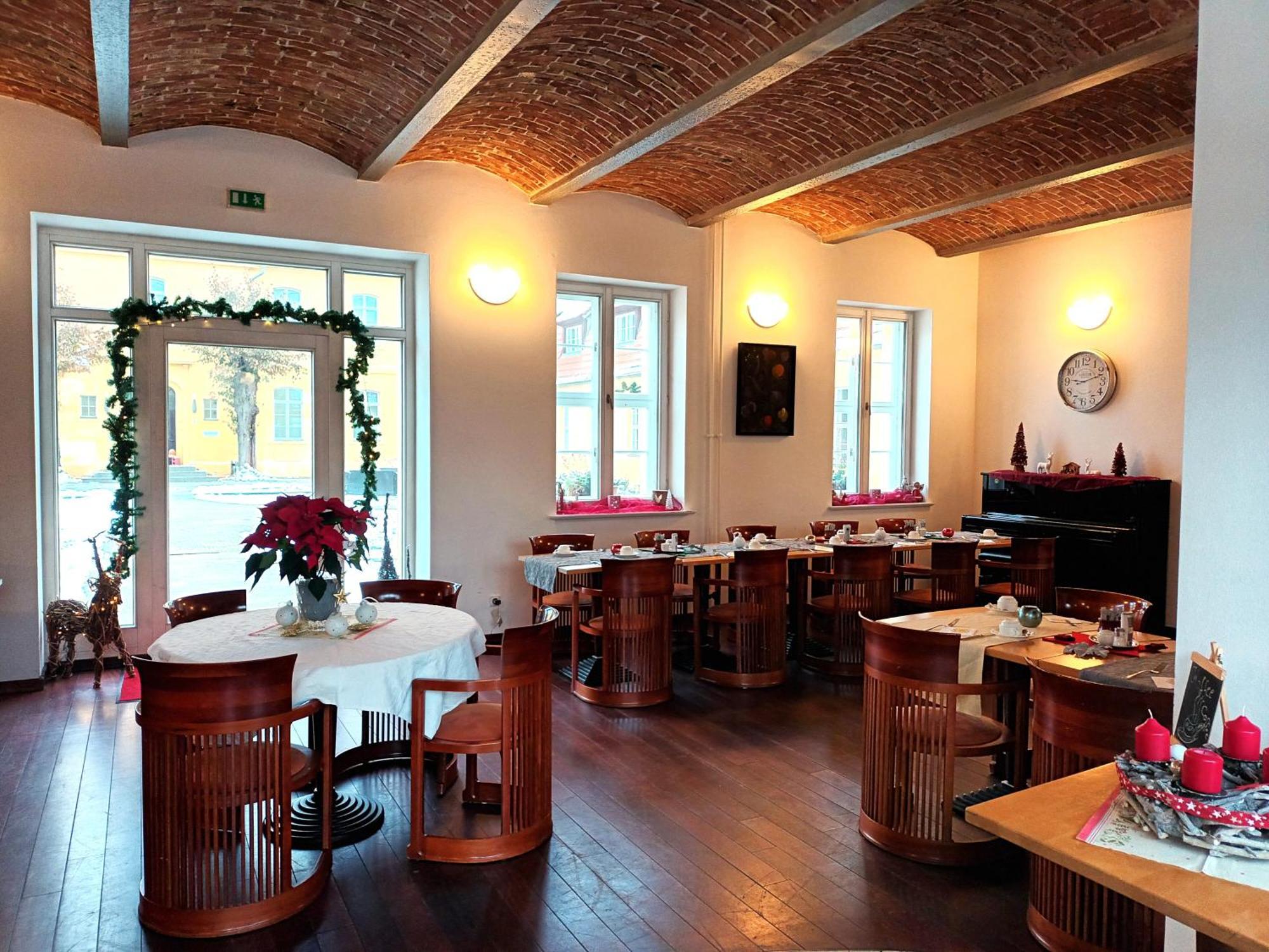 Hotel Vierseithof Luckenwalde Esterno foto