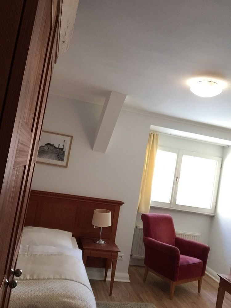 Hotel Vierseithof Luckenwalde Esterno foto