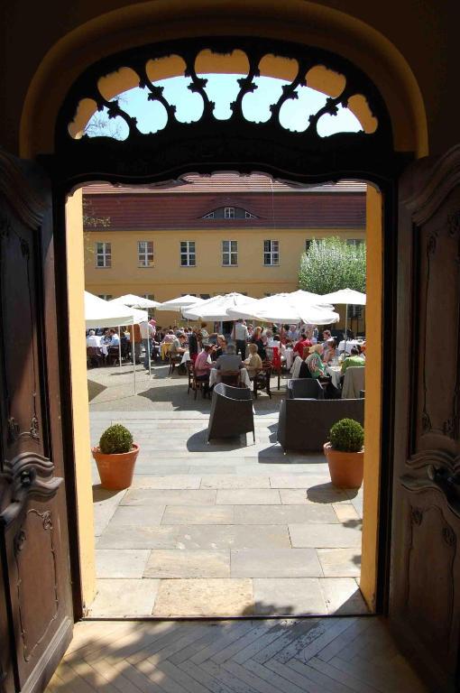 Hotel Vierseithof Luckenwalde Esterno foto
