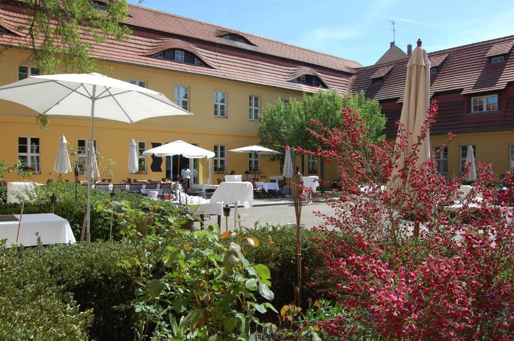 Hotel Vierseithof Luckenwalde Esterno foto