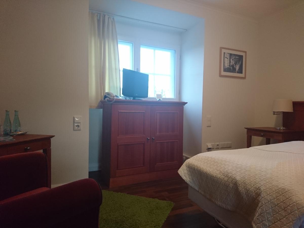 Hotel Vierseithof Luckenwalde Esterno foto