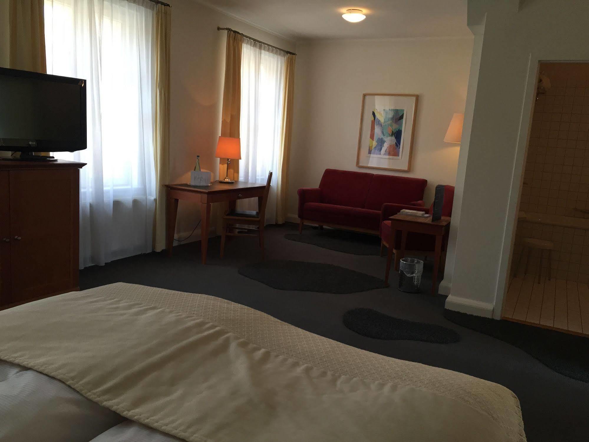 Hotel Vierseithof Luckenwalde Esterno foto