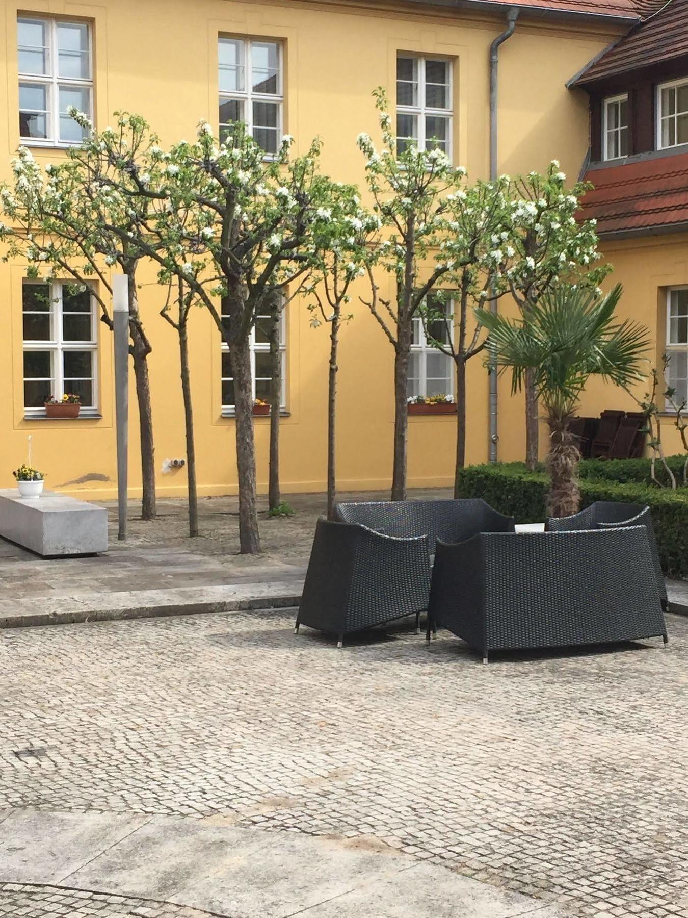 Hotel Vierseithof Luckenwalde Esterno foto